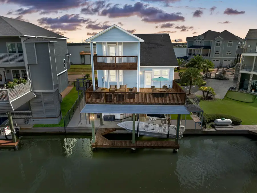413 Jeanie Lynne Circle, Tiki Island, TX 77554 - #2