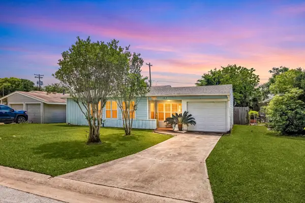 123 Bonita Avenue, Galveston, TX 77550