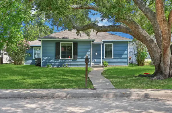 1606 W 8th Street, Freeport, TX 77541