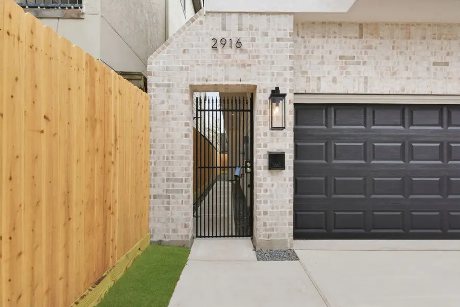 1434 Alexander Street, Houston, TX 77008 - #2