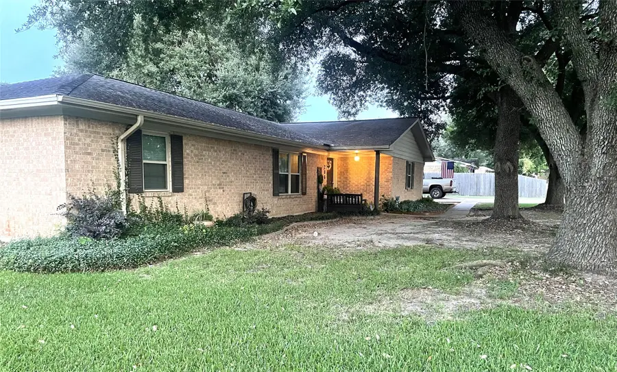 206 Heath Avenue, Madisonville, TX 77864 - #2