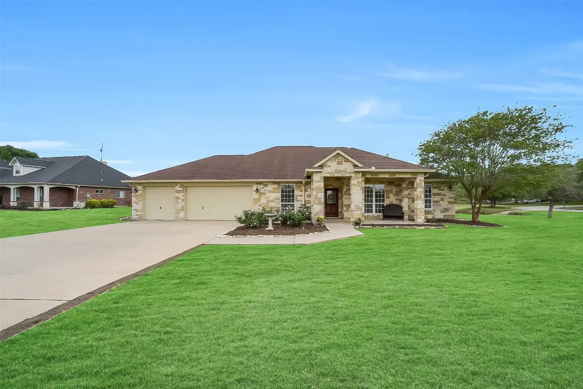 132 River Bend Drive, East Bernard, TX 77435 - #1