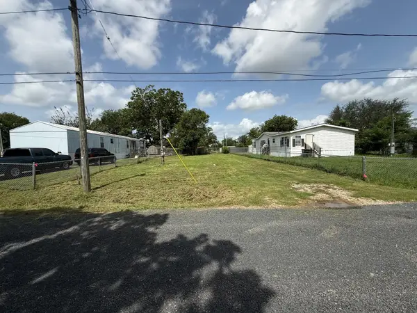 310 Olive Street, El Campo, TX 77437