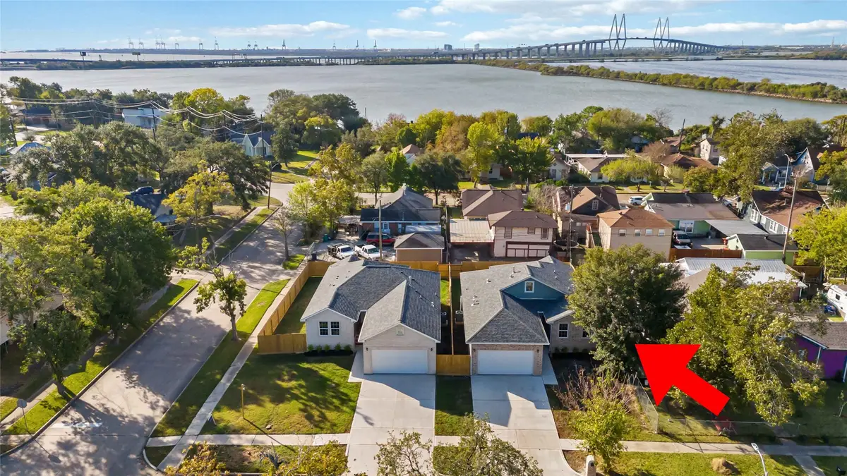 3205 Nebraska Street, Baytown, TX 77520 - Image #1