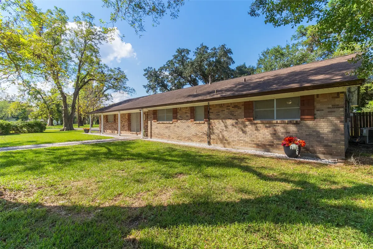 404 S 14th Street, West Columbia, TX 77486 - #1