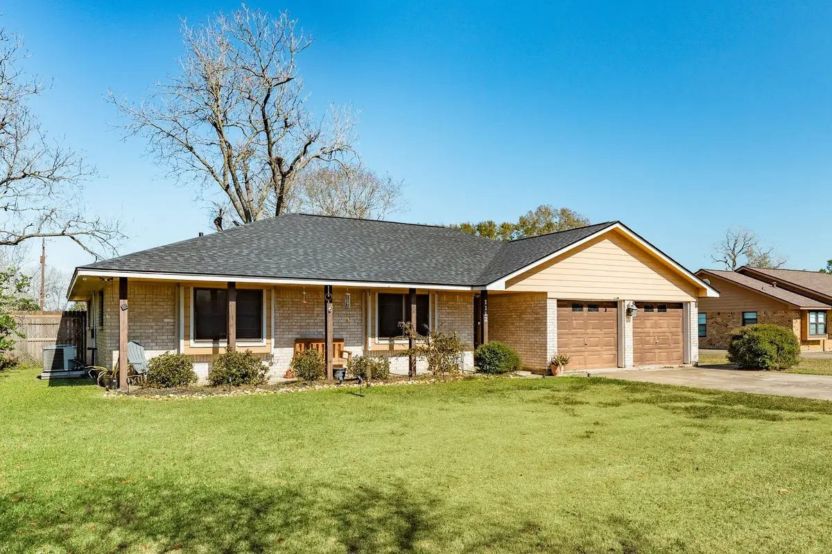 1112 W Mulberry Street, Angleton, TX 77515 - Image #1
