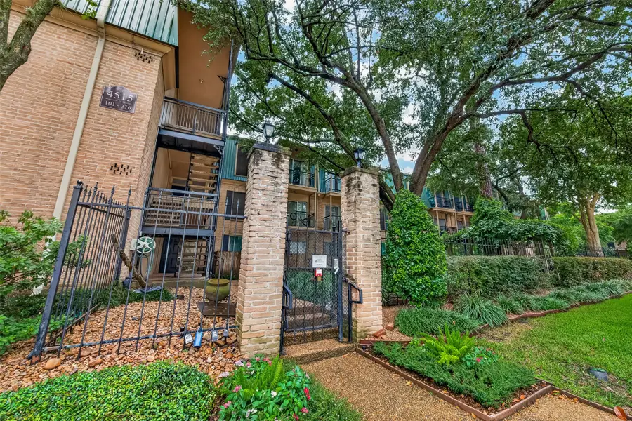 4515 Briar Hollow Place #309, Houston, TX 77027 - #2