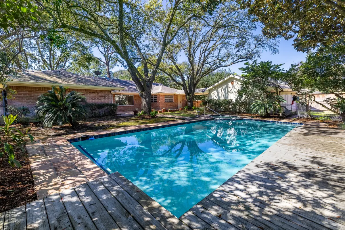 5238 Loch Lomond Drive, Houston, TX 77096 - #1