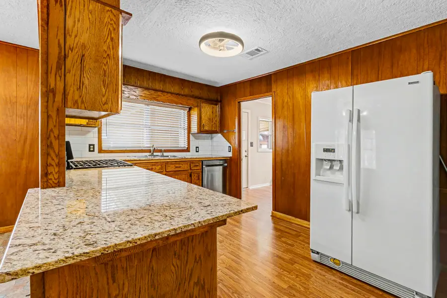 211 W Sherman Street, Livingston, TX 77351 - #3