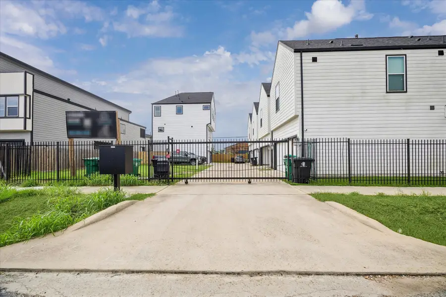 104 E 44th Street #A, Houston, TX 77018 - #2