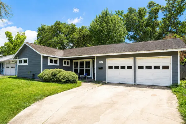 316 Carnation Street, Lake Jackson, TX 77566