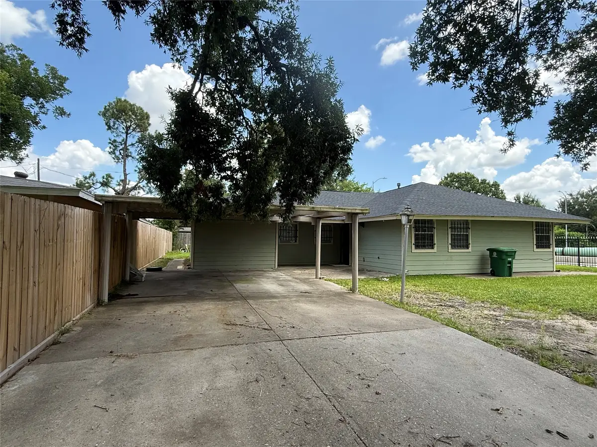5651 Lyndhurst Drive, Houston, TX 77033 - #1