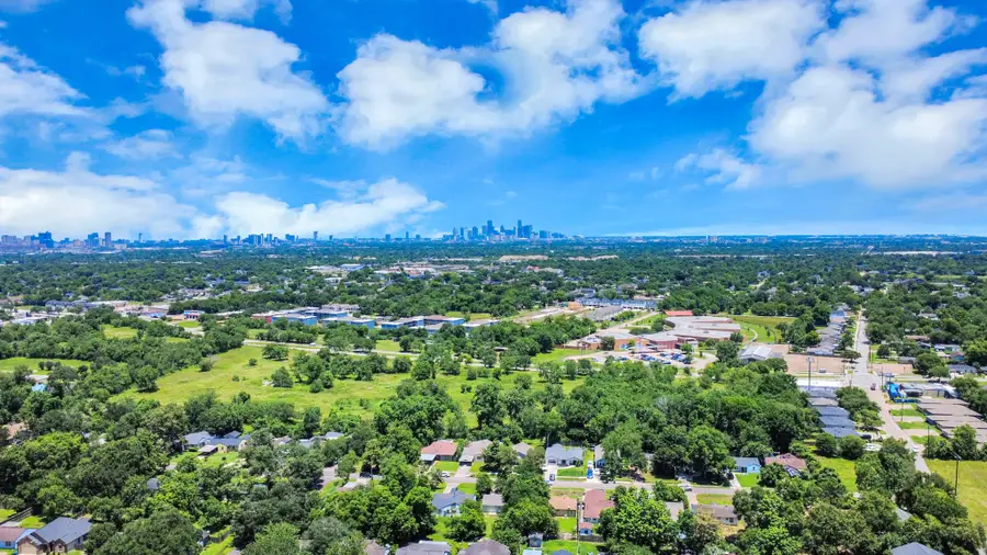 4914 Angleton Street, Houston, TX 77033 - #3