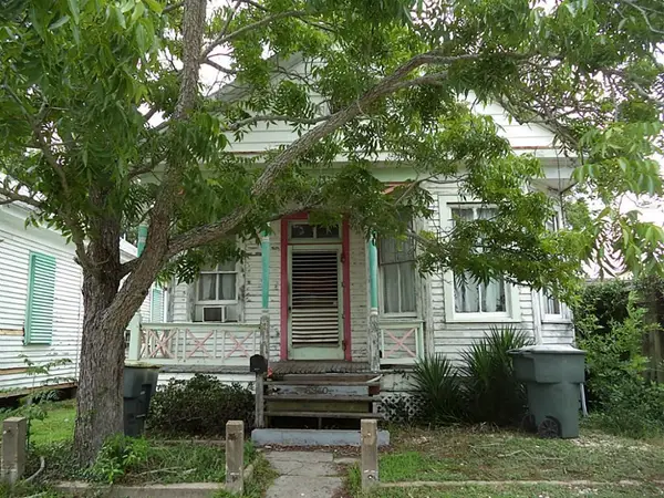 3910 Avenue O 1/2 #1/2, Galveston, TX 77550