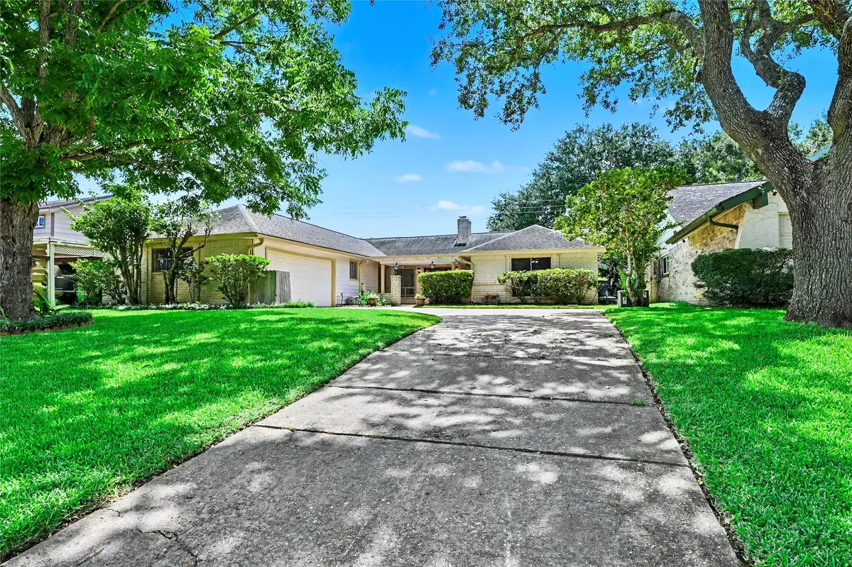 3415 W Creek Club Drive, Missouri City, TX 77459 - #1