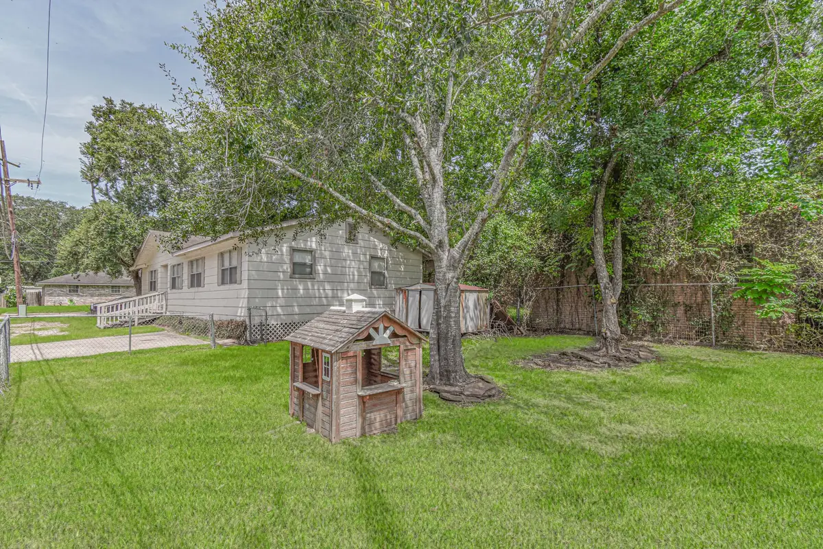 1404 N San Jacinto Street, Conroe, TX 77301 - Image #1