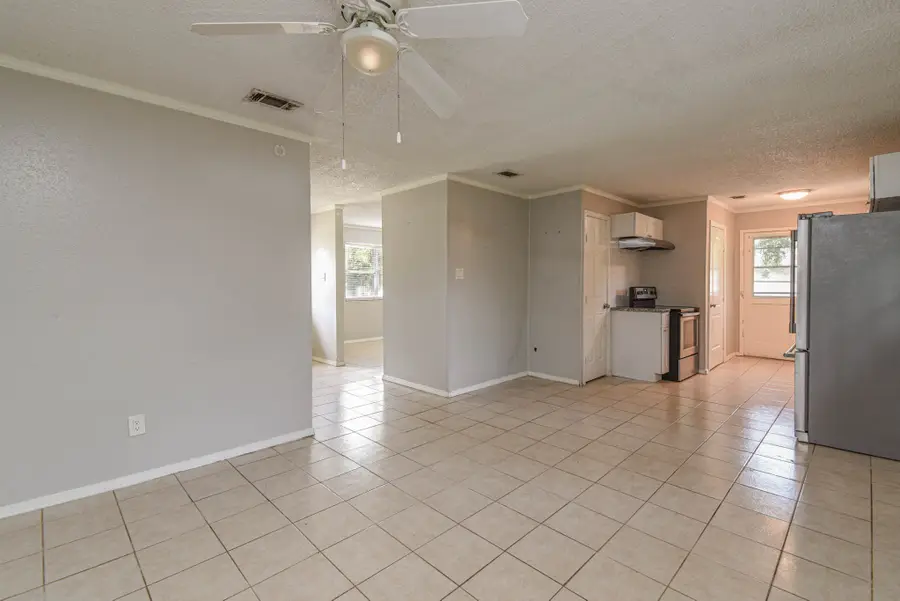 1404 N San Jacinto Street, Conroe, TX 77301 - Image #2