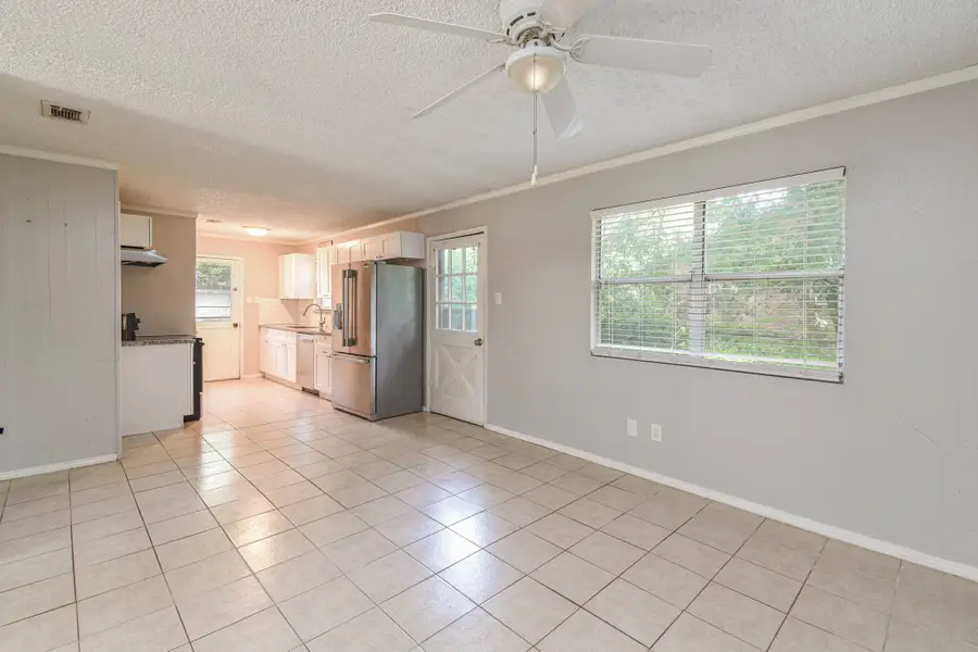 1404 N San Jacinto Street, Conroe, TX 77301 - Image #3