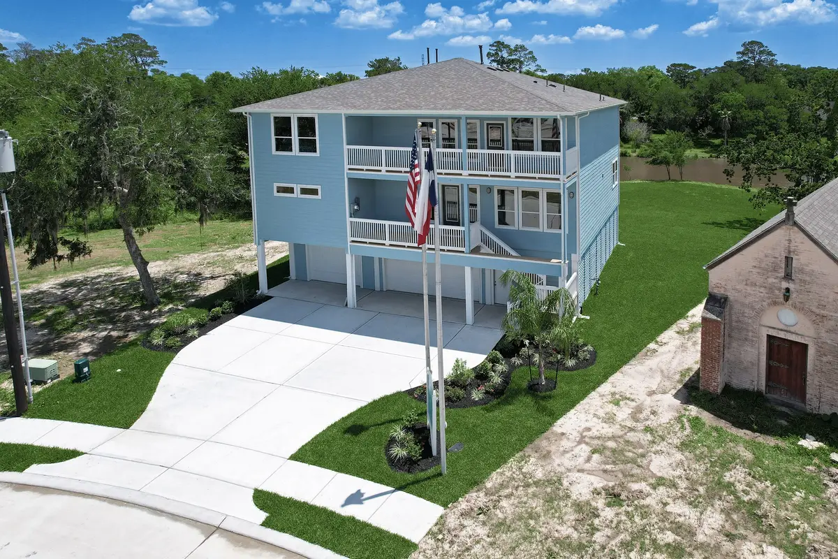 3921 Peacock Isle Drive, Dickinson, TX 77539 - #1