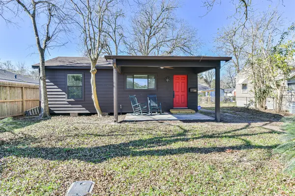 2416 S San Antonio Avenue, Pearland, TX 77581