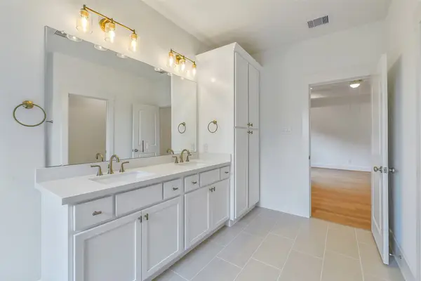 1114 Pearlwood Drive, Houston, TX 77008