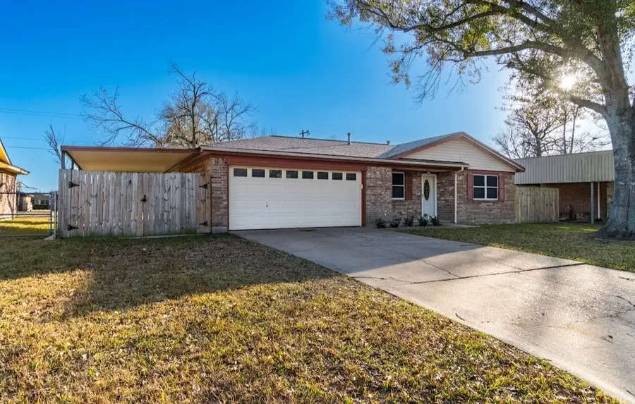 513 Catalpa, Angleton, TX 77515 - #3