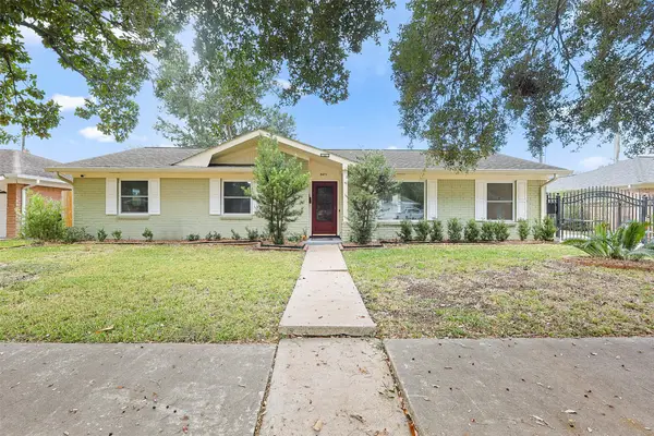 5471 Loch Lomond Drive, Houston, TX 77096