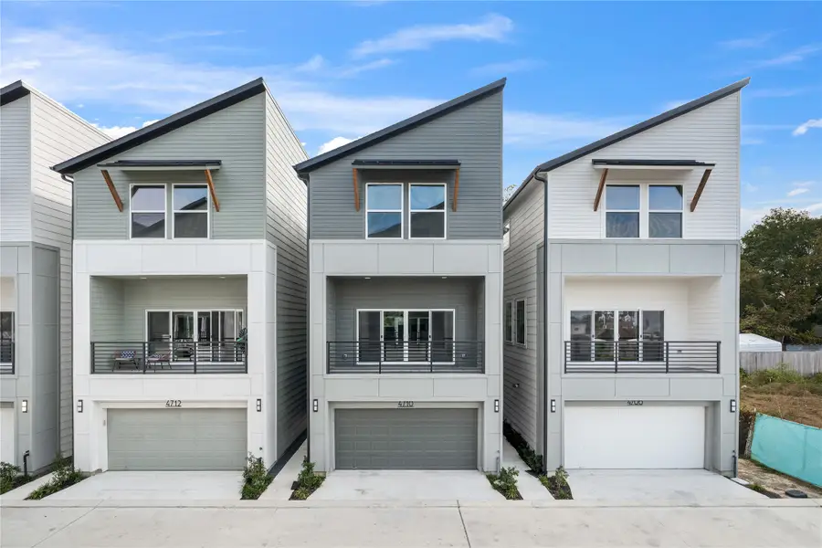 4715 Moving Meadows Drive, Houston, TX 77018 - Image #2