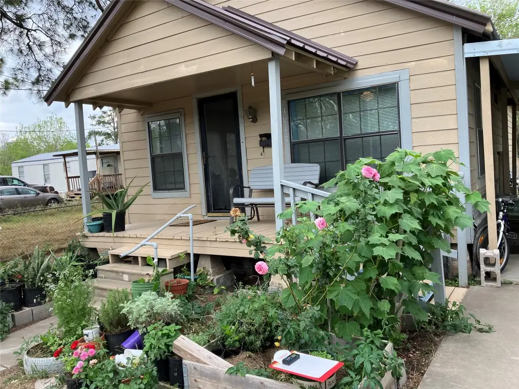 1010 Harlem, El Campo, TX 77437 - #1