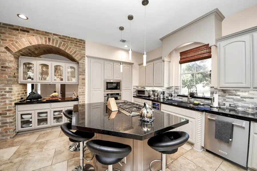 6 E Matisse Meadow Court, The Woodlands, TX 77382 - #2