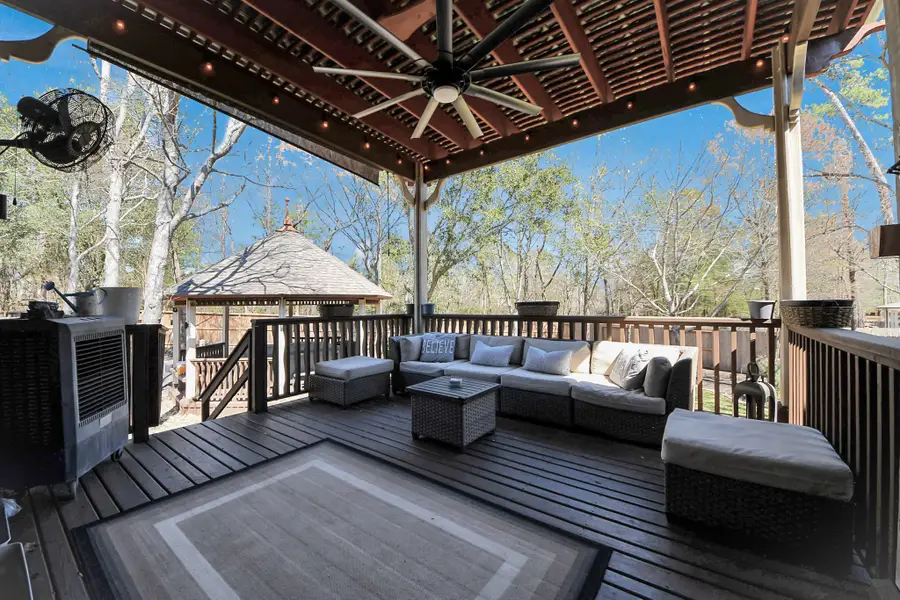 6 E Matisse Meadow Court, The Woodlands, TX 77382 - #3