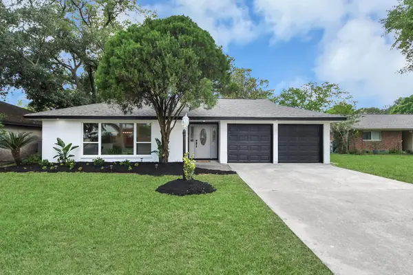 2407 Crestdale Dr, Houston, TX 77080