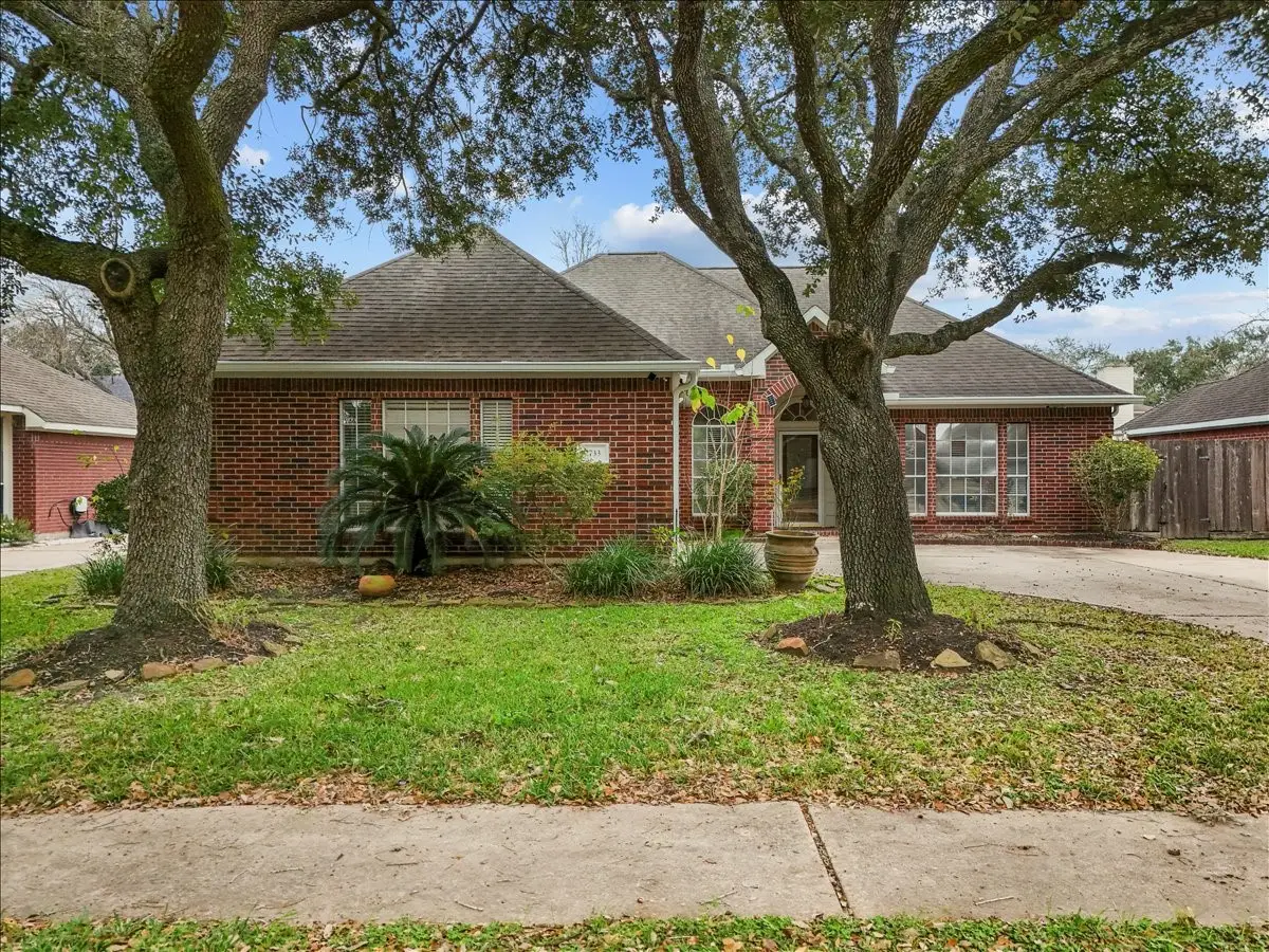 2733 W Oaks Boulevard, Pearland, TX 77584 - Image #1