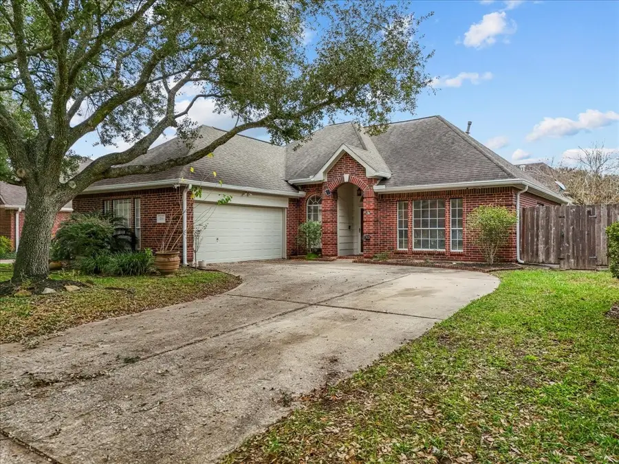 2733 W Oaks Boulevard, Pearland, TX 77584 - Image #2