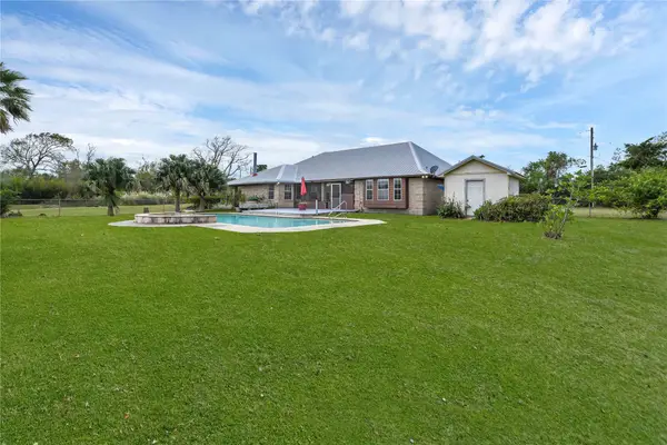 10802 4th 1/2 Street, Santa Fe, TX 77510