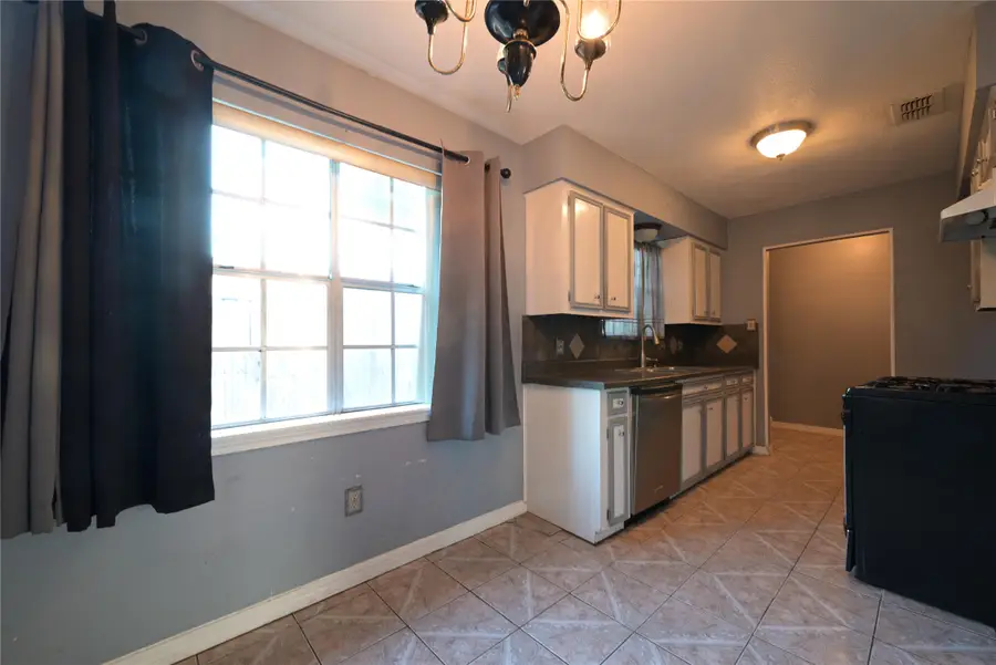 10204 Peachtree Street, Houston, TX 77016 - #2