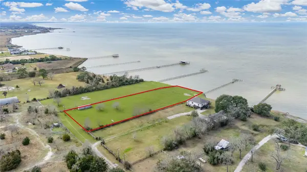 371 B Locke Road, Anahuac, TX 77514