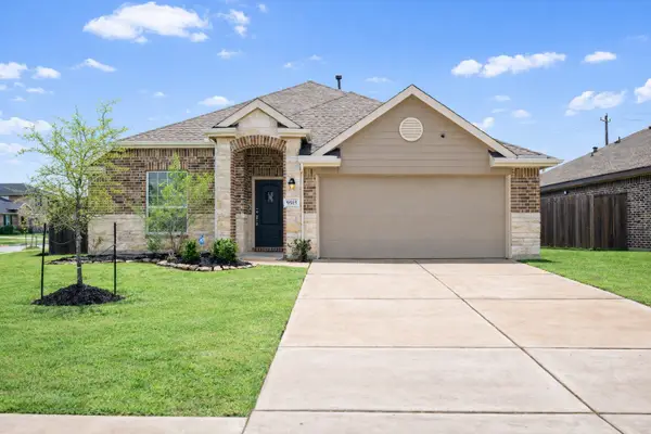 9515 Vicksburg Road, Baytown, TX 77521