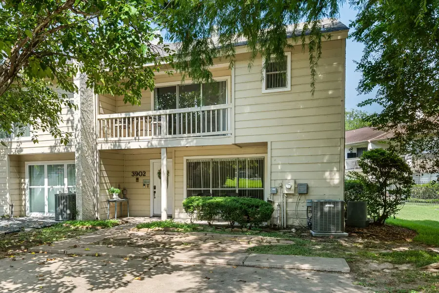 3902 Knollcrest Drive, Montgomery, TX 77356 - #2