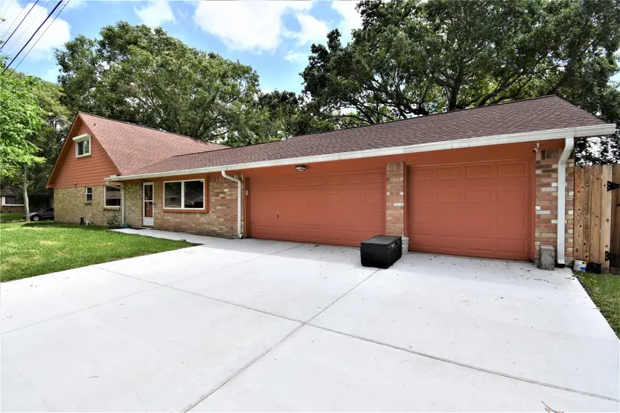 5000 Cedar Creek Drive, Dickinson, TX 77539 - #3