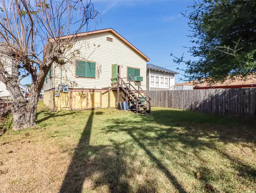 1207 Avenue M, Galveston, TX 77550 - Image #2