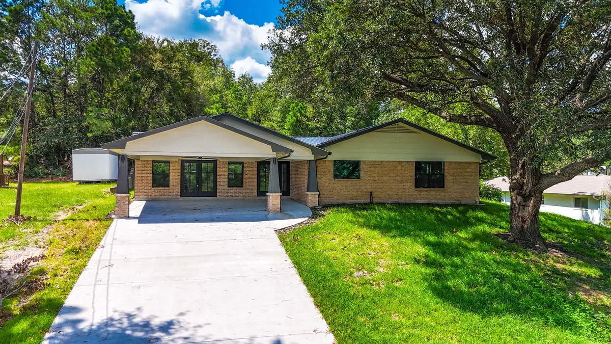 128 Schooner, Livingston, TX 77351 - Image #1