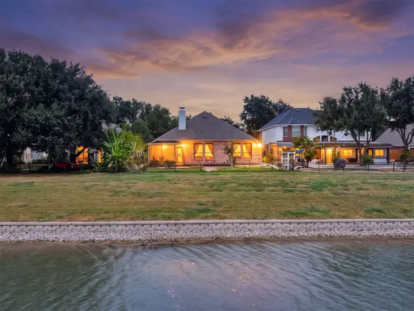 3926 Shadow Cove Drive, Houston, TX 77082