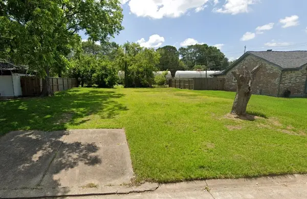 3102 New Meadow Drive, Baytown, TX 77521