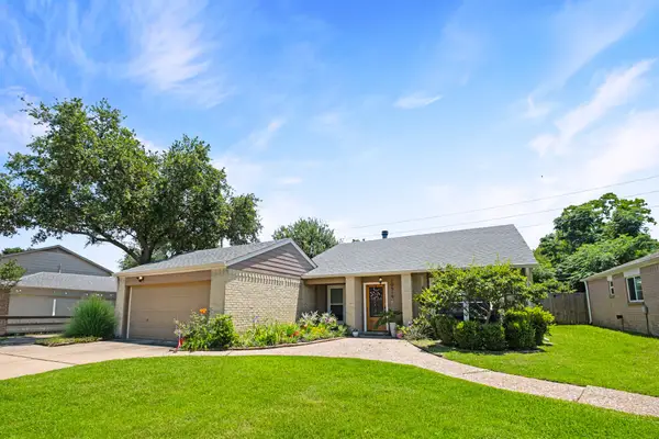 10519 Clear Cove Lane, Houston, TX 77041