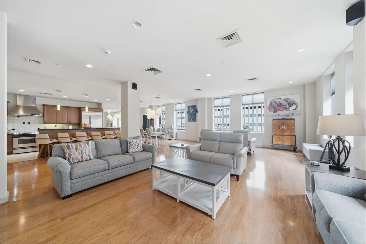 914 Main Street #801, Houston, TX 77002 - #1