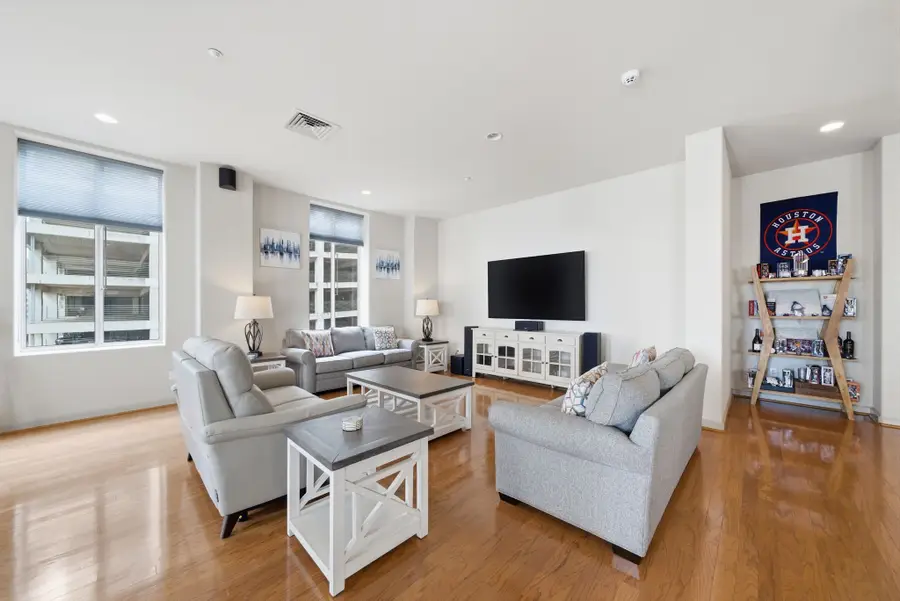 914 Main Street #801, Houston, TX 77002 - #2