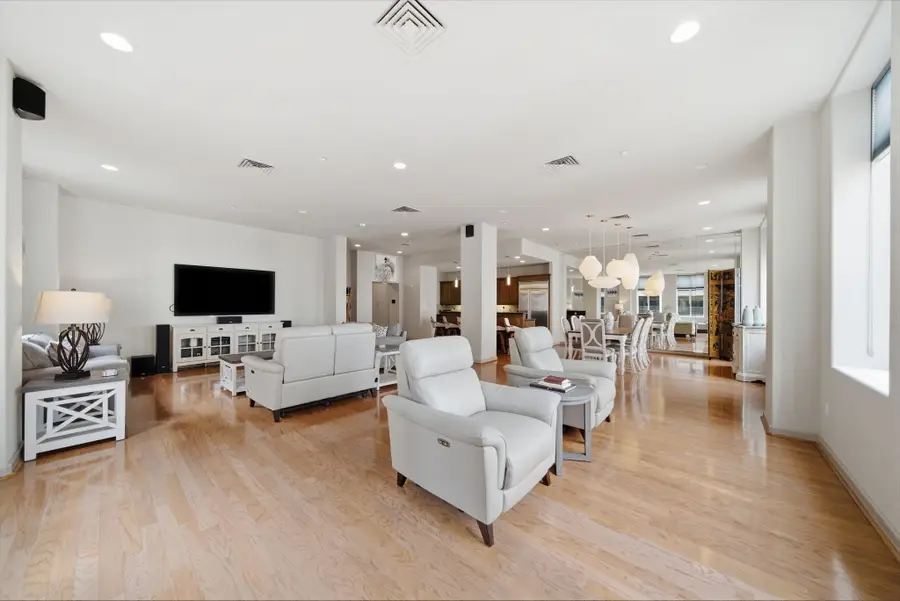 914 Main Street #801, Houston, TX 77002 - #3