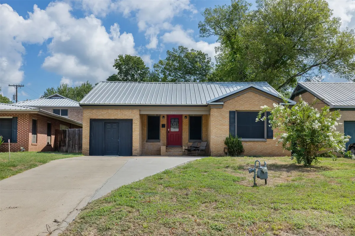 703 Cedar Street, Hearne, TX 77859 - Image #1