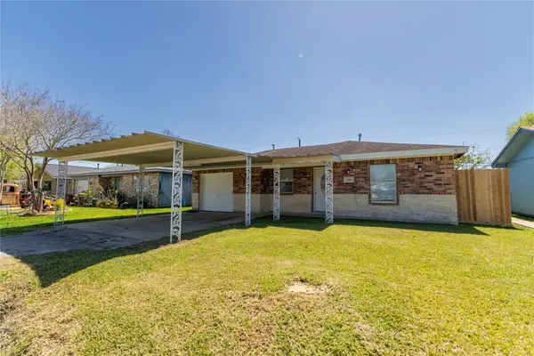 11810 Fieldcrest Drive, La Porte, TX 77571